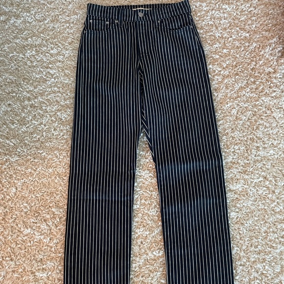 Levi’s Wedgie Straight Jeans - Picture 2 of 3